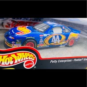 Hot Wheels nascar Pontiac Grand Prix